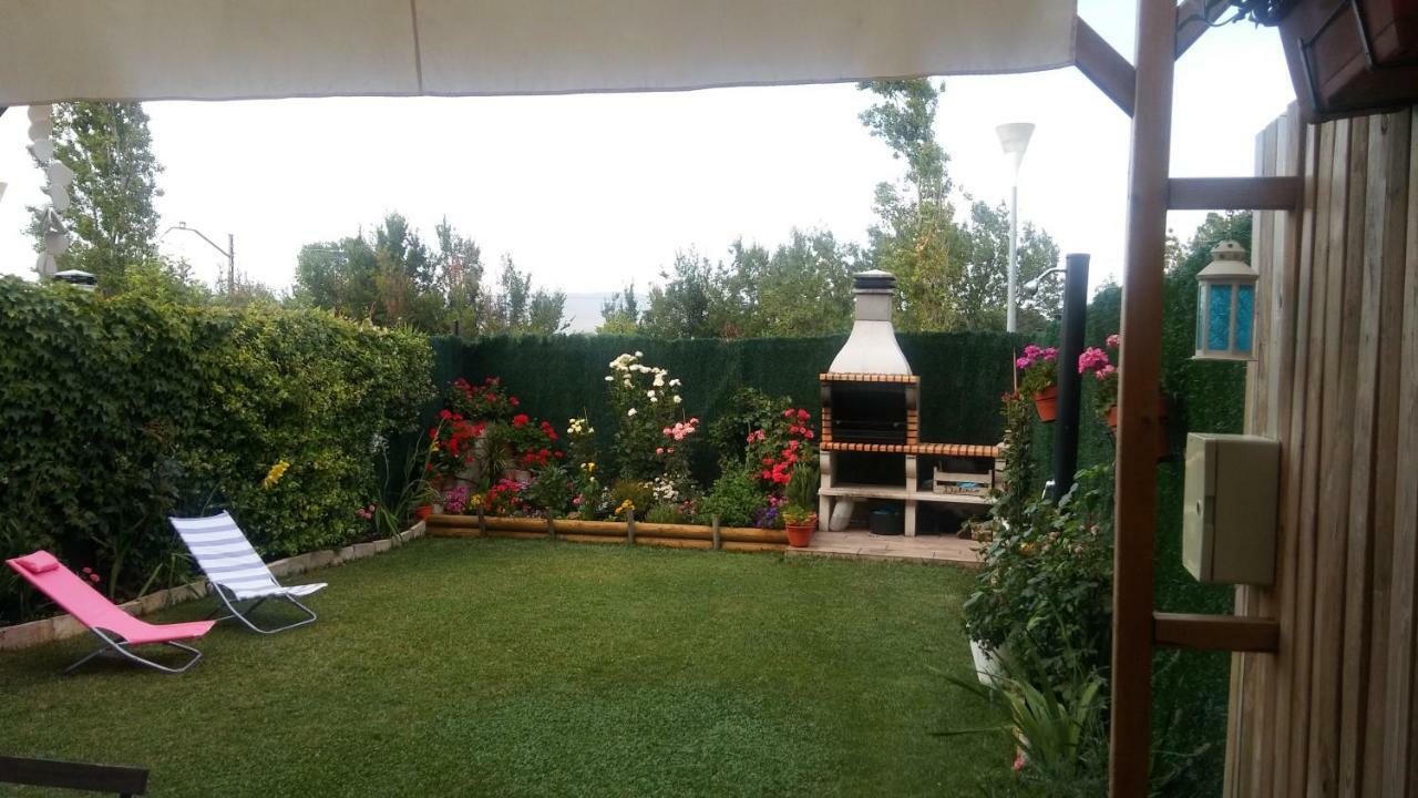 Casarosaenea Vila Olite Exterior foto